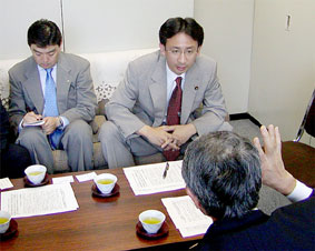 �ʐ^�F���X�X����őS�����X�U���g���A����̖����ƍ��k