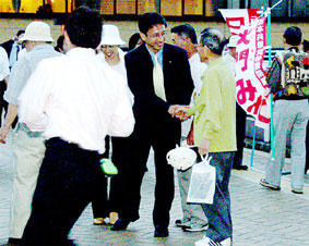 ��ʁE����s�ɂāA�X�������𒮂��Ē��������ƈ��聁7��1��