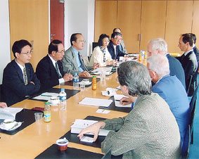 �t�����X�w�o�ρE�����E�Y�Əȁx���ǒ��ƍ��k