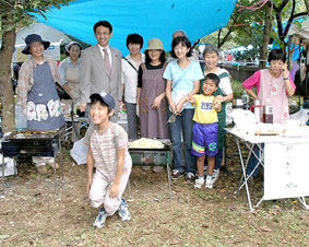 �����ŎQ���҂ƋL�O�ʐ^