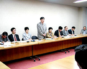 �}�c���c�ƘJ�g�A����c�̂Ƃ̍��k��ɏo��