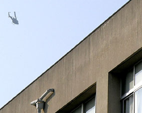 �Z�ɂ̂�������s���鎩�q���w���R�v�^�[