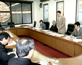 �S�{�쉷��̒n��o�ύĐ��ȂǂŒ����ƍ��k�\�\�Ȗ؁E������