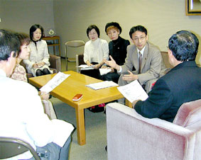 �ČR����ʐM��n�̓������H���ŏ���s�ɐ\����\�\�����S�ʕԊ҂̗���ō��ƌ���