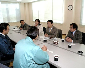 ���P�̓��e�ɂ��Đ������󂯂�