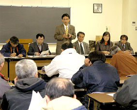 �Ȗ؁E����s�c�I�Ɍ����Č��N�W��Ō���