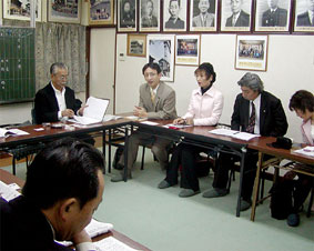 �_�C�G�[�P�ޖ��ŁA��ʁE����s�̏��X�X�֌W�҂ƍ��k