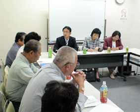 ���]�ƈ��E�Ƒ���ƍ��k