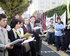 �u�����x���v�@�Ă��O�@�ω��ŏ�Q�҂�R�c�W��