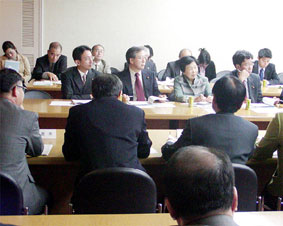 ���ߎs�c�ƍ���c���c�Ƃ̍��k��ɏo��