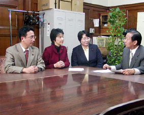 ��K�o�Y���i�E�[�j�ɐ\�������i������j�킽���A���A�����̊e�c��