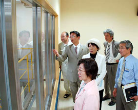 ����s�̓����N���[���Z���^�[�ŏ󋵂𕷂�