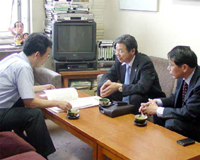 ��ʕٌ�m��̑�\����u�ٌ�m����x�@�ւ̈˗��Җ������x�i�Q�[�g�L�[�p�[���x�j�̗��@���j�~�����߂�v���v���󂯁A���k