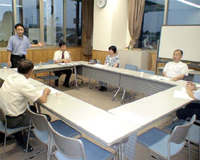 �Ȗ،��̍����Ȃǂւ̗v�]�ŘJ���g���ȂǊe��c�̂ƍ��k