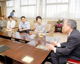 �����s���i�E�j�ƍ��k