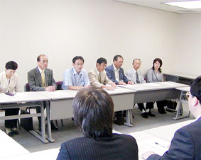 ��ʁE���ԗX�֋ǂ̏W�z�p�~���~�����߂鐿�菐����o�ɓ���