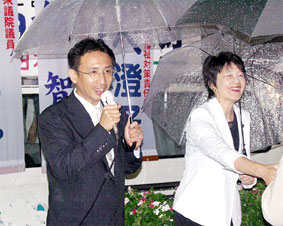 �Վ�����J��ɂ�����i�q�Y�a�w�O�ŊX������