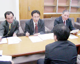 �Љ�ی���{�����a�@�̑����E�[�����ŁA�}�������܎s�c�c�̌��J�Ȃւ̗v���ɓ���