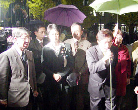 �Q�c�@���ʈψ���ŋ����{�@�����Ă̋��s�̌�����A�R�c�E�񍐏W��ɎQ��