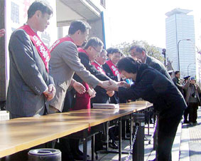 �����u�c�����{�l�ǎ��v���̑S�ʉ��������Ƃ߂錴���c�S���A�����ɂ�鐿��f�����o�}������