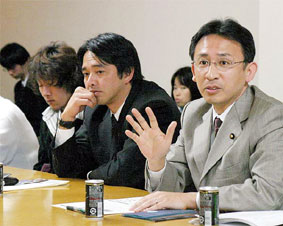 ���{�N�c���c��i�����j�Ƃ̍��k��^18�ΑI�����ƗL������x�ɐ��x�����Ɍ����������