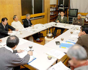 �Ȗ،����̐����ƘJ���҂ƍ��k