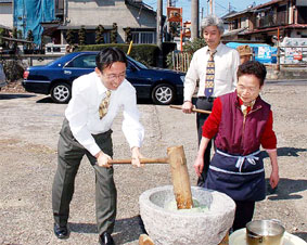 �r��s�c�̎������т炫�ł��������A�K���̖݂�