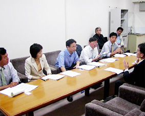 ���q���̍����Ď����^�h�q�Ȃɐ����������A�Ď�����߂�悤���߂�