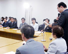 �Վ�����W���̓}����c���c����ɏo��