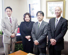 ��ʎ����A�̑�\����A���w�����̑��z�����߂�v�����󂯍��k