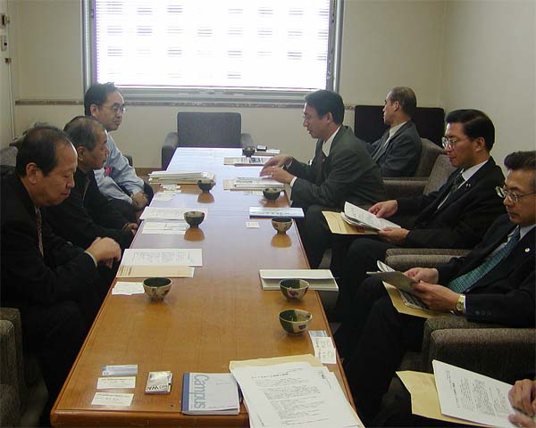 �ʐM�Y�ƘJ���g���ƍ��k