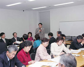 ���{�����肵�������a�@�u���v�v�w�j�Ő������󂯁A�֌W�c���c�ƍ��k