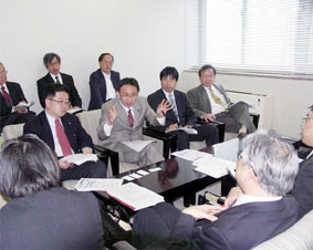 �����U�̊��ԎЈ�1500�l���ق̖��^���J�Ȃɒ��~�w����v��