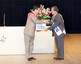 �c�J���ψ�������������҈�Ð��x�̒��~�E�P������߂鏐�����󂯎��