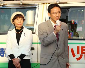 �€������q���c�i���j�ƂƂ��ɁA�X������i��