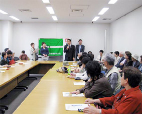 ��ʖ���A�̍���s���ɎQ������������