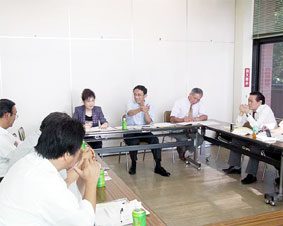 �^�N�V�[�J���҂ƍ��k