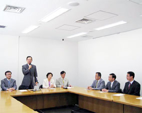 �Վ�����J��ɂ������Ă̋c���c����