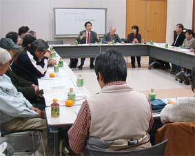 ����k���㉇��̖݂��A�O�F���Łw�ً}�o�ϒ񌾁x�w�K��^���