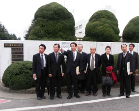 �������@�y�Y�H��̑O��