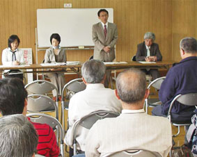 ��ʁ^����s�c��񍐉�ɎQ��