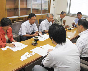 �n�f�W���ő����Ȃɐ\������