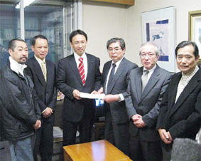 �{��c�T���ɂ��������X�Y�J�̊F���񂩂�v�]�������A���k