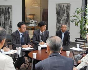 �ق������ق̌��]�ƈ��i�E�j��